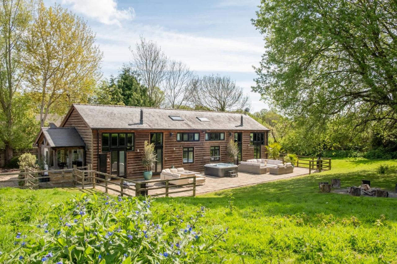 Campden Barn - Exclusive Home with Hot Tub - B&B