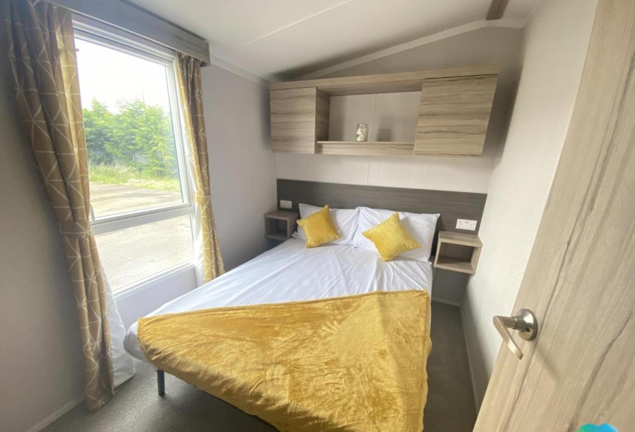 15 Willow Wynd Thurston Manor Leisure Park - 3 bedroom - 8 Guests - B&B