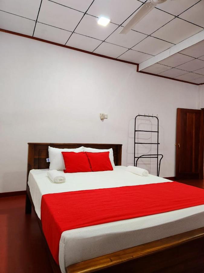 Mango Villa Hiriketiya - B&B