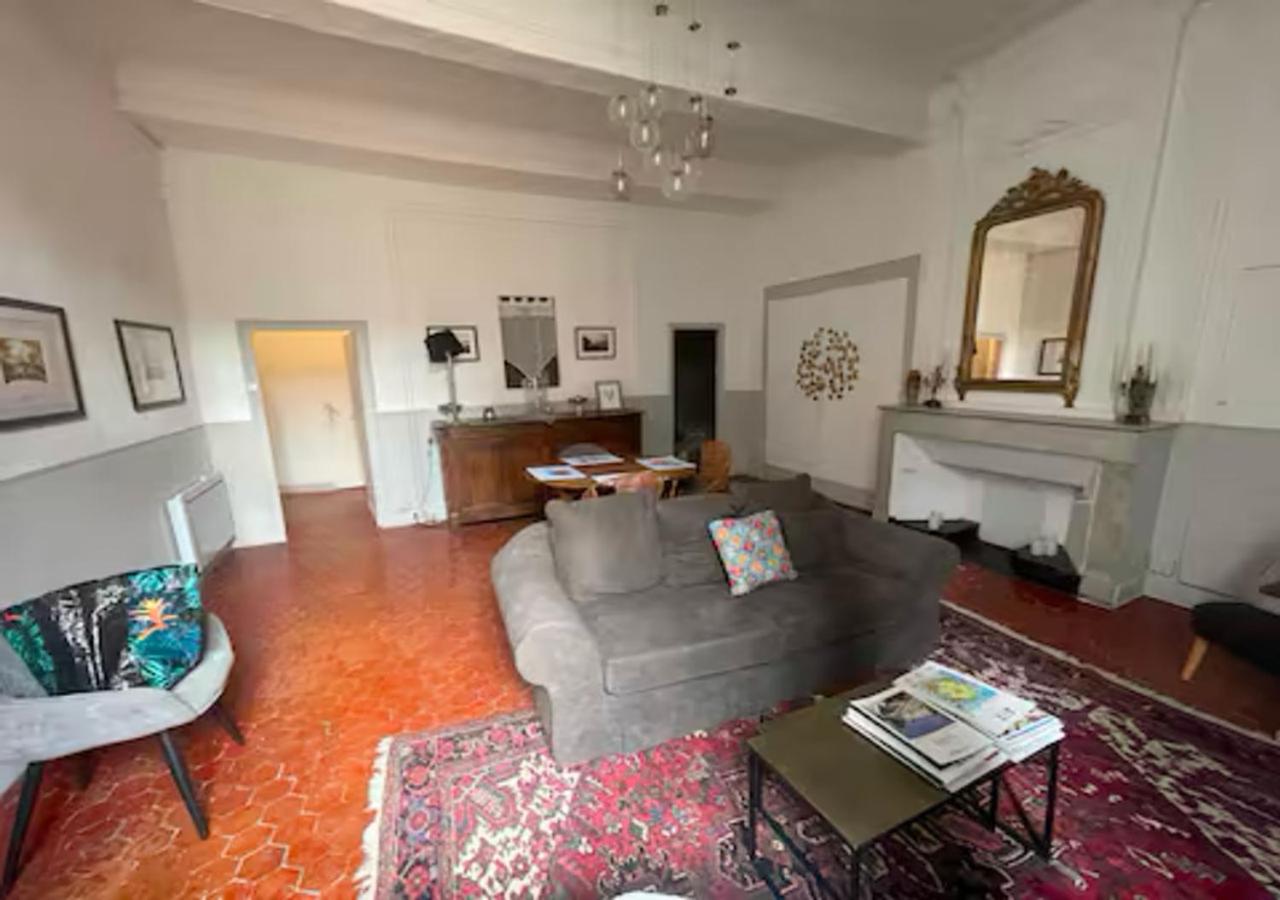 ElégantT2 à deux pas du Cours Mirabeau - B&B Aix-en-Provence
