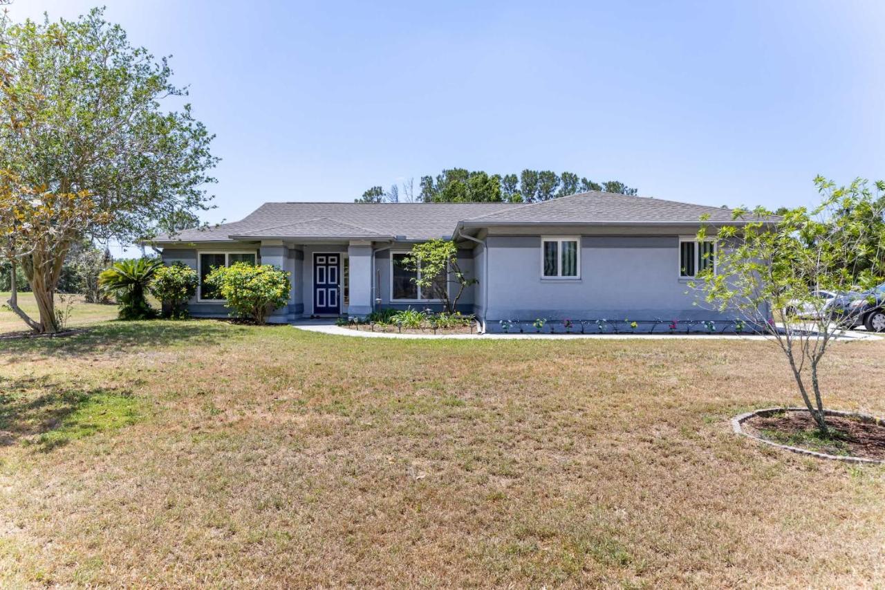 3BR Wesley Chapel Retreat with Private Pool - Pet-Friendly - Spacious Parking - B&B Zephyrhills
