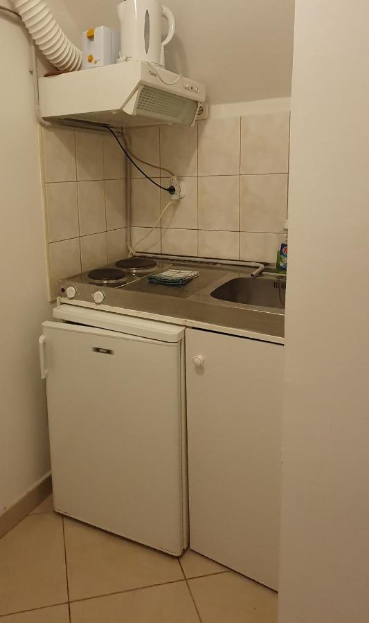 Zweibettzimmer mit Gartenblick