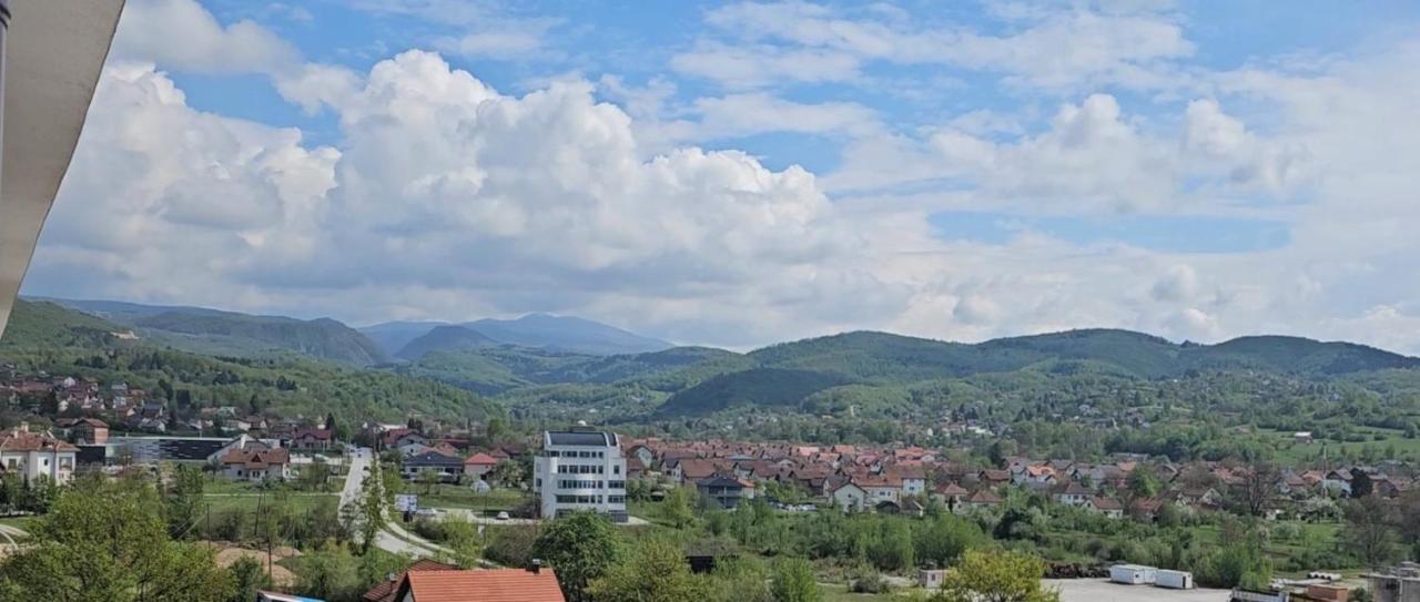 Emari - Hochwertige 2-Zimmer-Wohnung mit Panorama Bergblick - Ferienwohnung Sarajevo