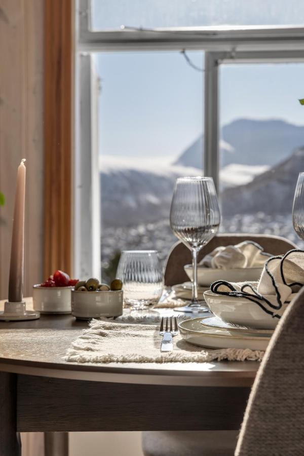 Cozy central loft apartment with amazing view - B&B Tromsø