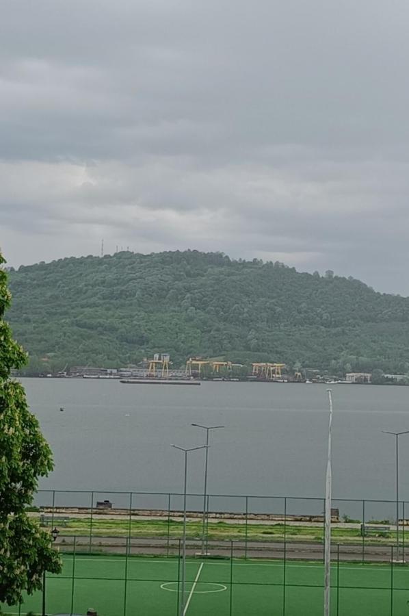Apartament Alexandra - Bed and Breakfast Orşova