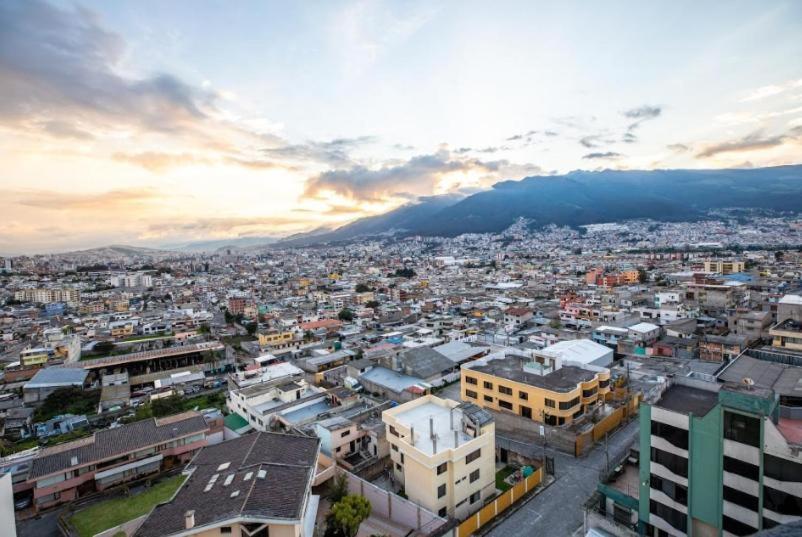 Departamento cerca de Solca, Embajada Americana y Estadio O - B&B