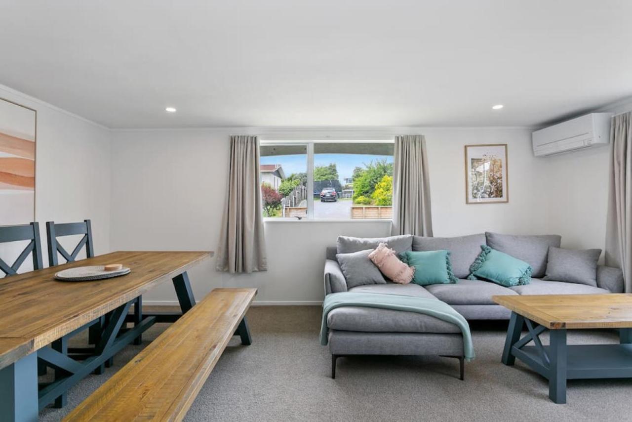 Central Taupo Pet Friendly Retreat With Heat Pumps and Garden - Ferienwohnung Taupo