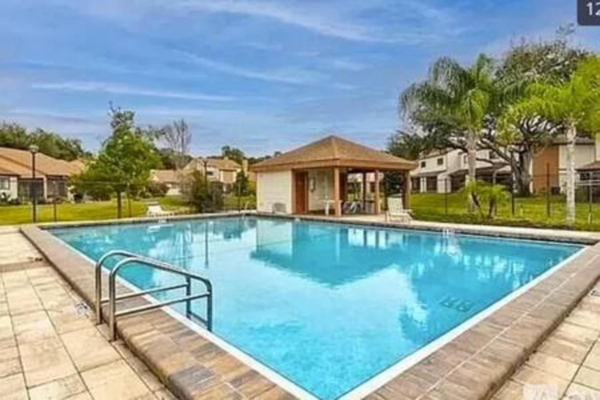 Pool Luxury King Room4Rent in a 2BR 2.5BA Laundry - Chambres d’hôtes