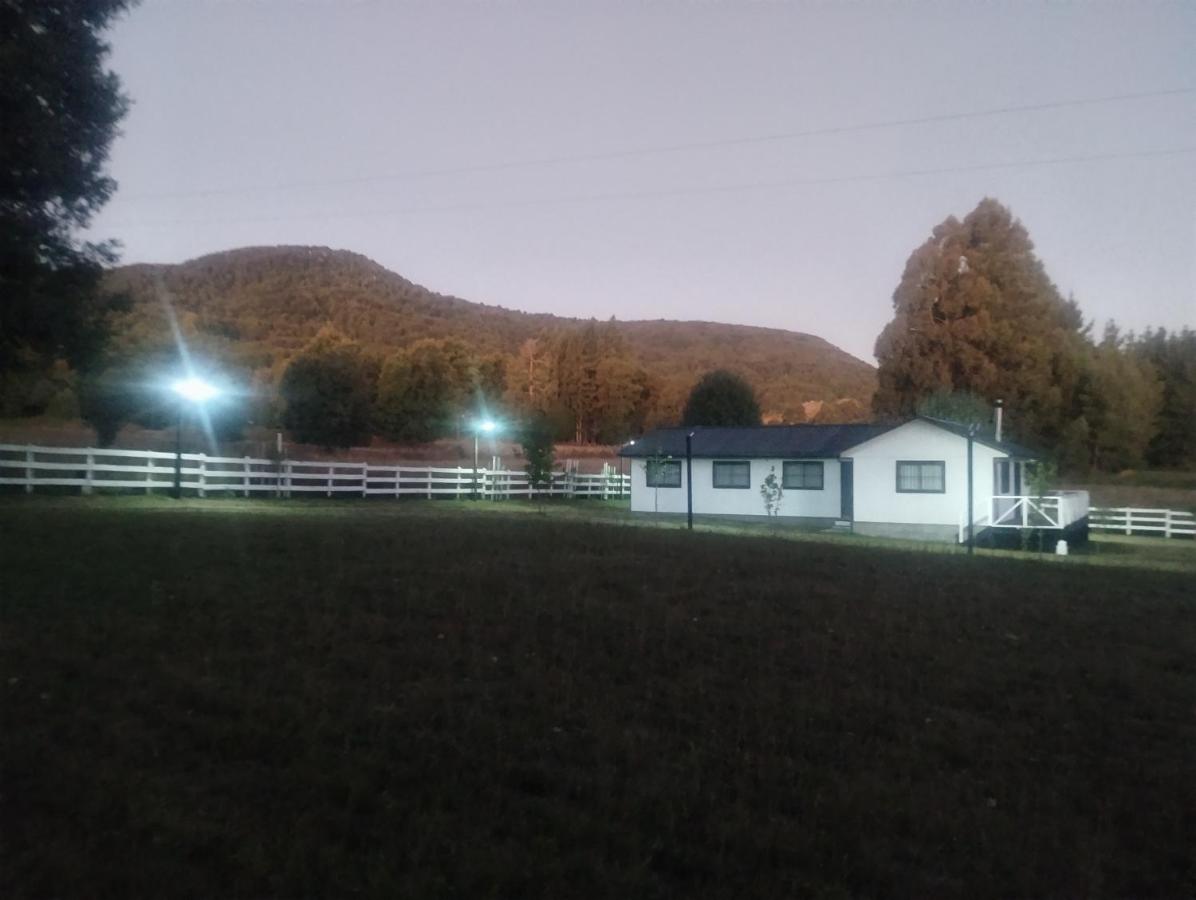 Cabaña 8-10 personas parcela Curacautin - Chambres d'hôtes Curacautín