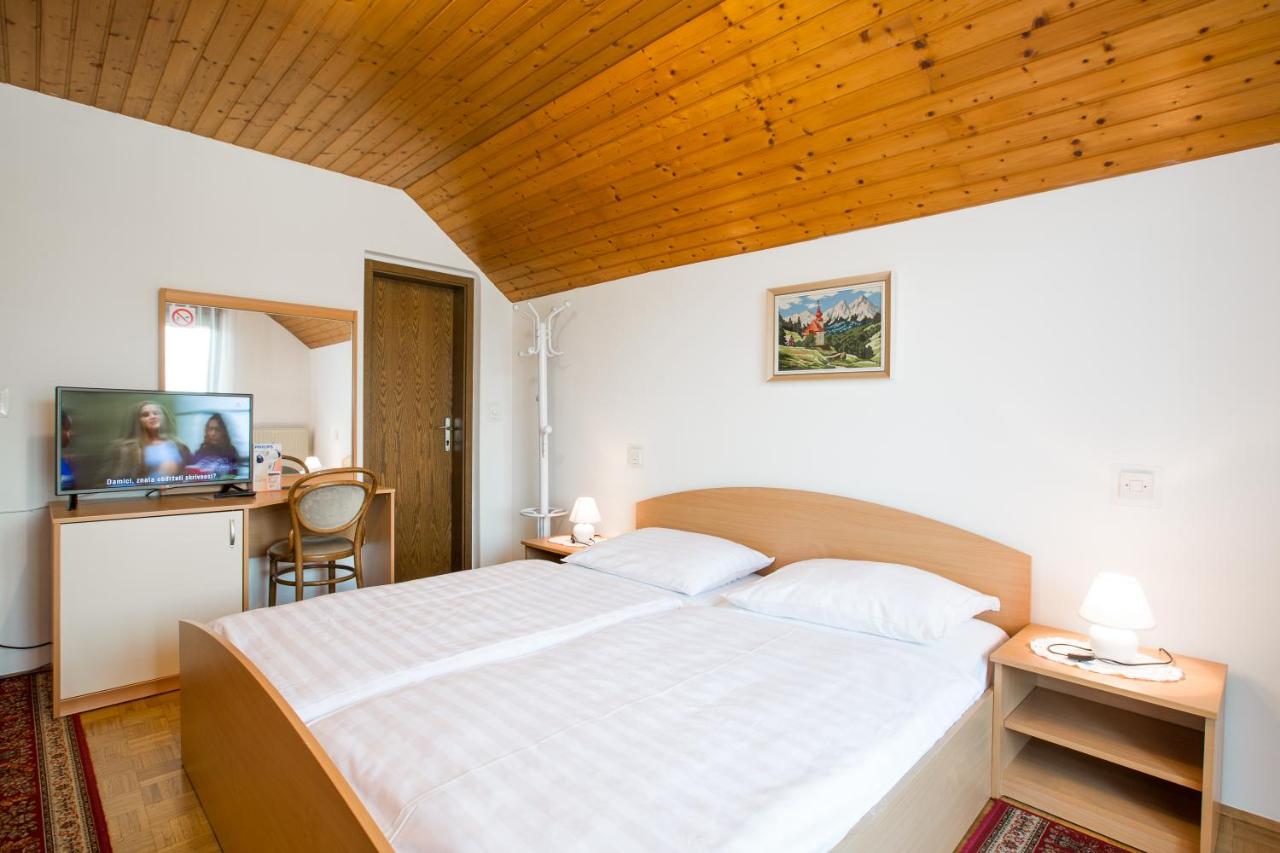 Doppelzimmer mit Balkon