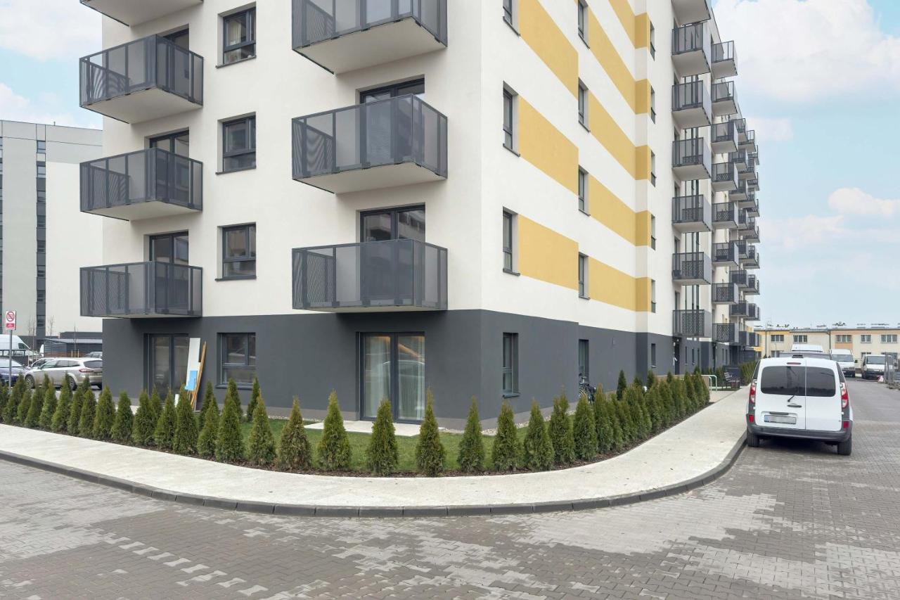 Komfortowy Apartament w Poznaniu Parking & Klimatyzacja by Noclegi Renters - Bed and Breakfast