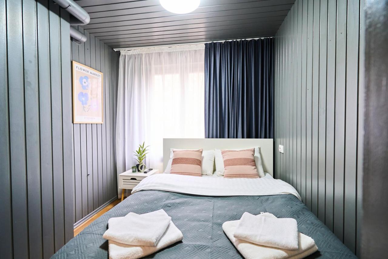 Modern Urban Apartment - B&B