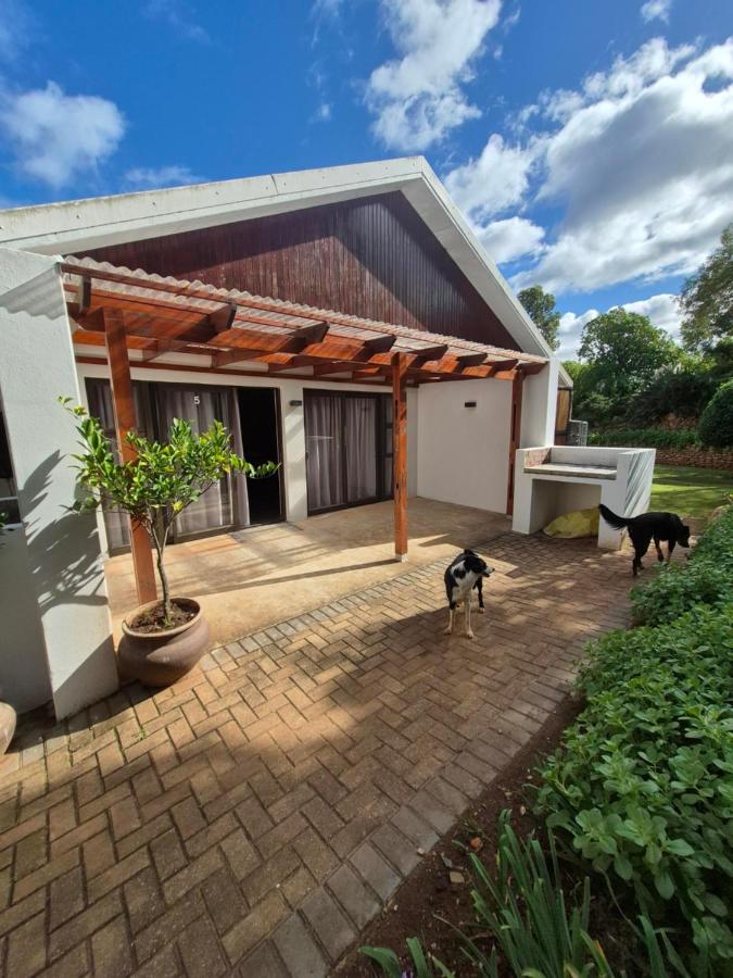 Camera Familiare con Vista Giardino