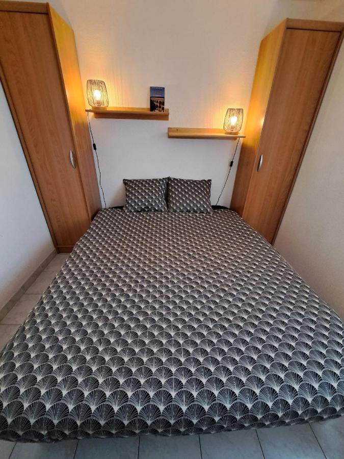 Mas provençal T4 climatisé avec parking et jardinet - Ferienwohnung Aigues-Mortes