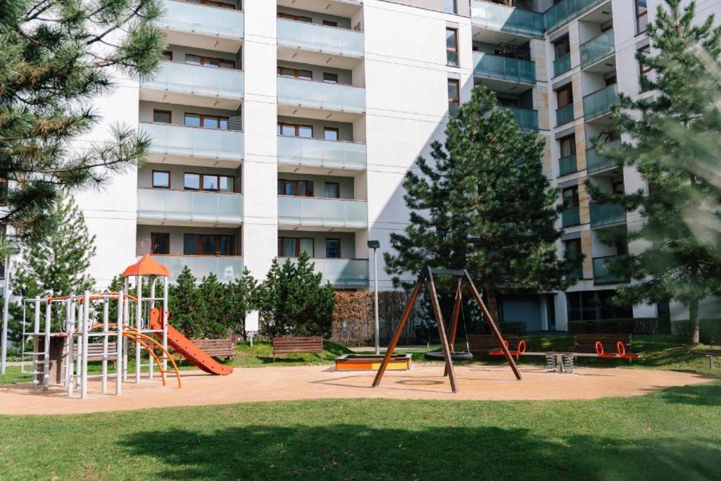 Modern Żoliborz Lux apartment near City Center with Parking and Garden - Chambres d’hôtes Varsovie