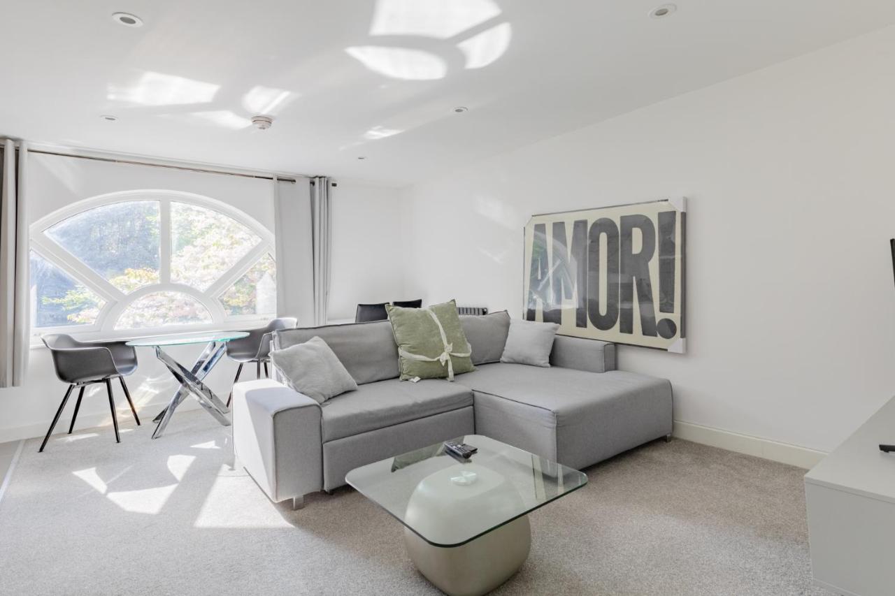 Bright Canal-Side Flat Canada Water - Ferienwohnung London