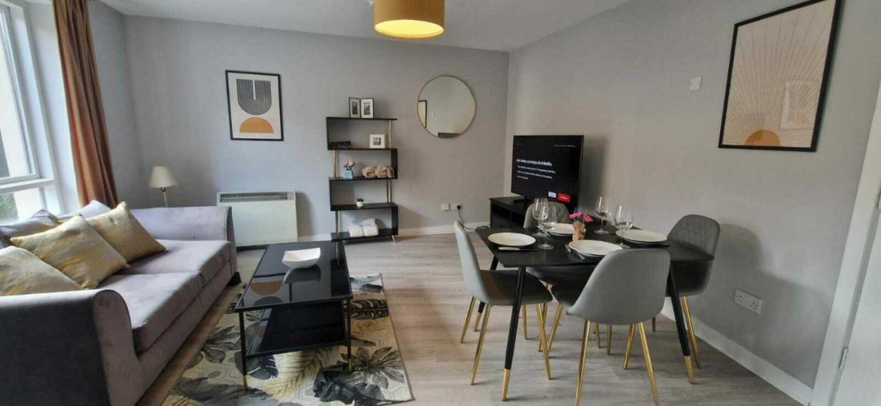 Modern Trendy & Spacious 2BD in Temple Bar - Chambres d’hôtes Dublin