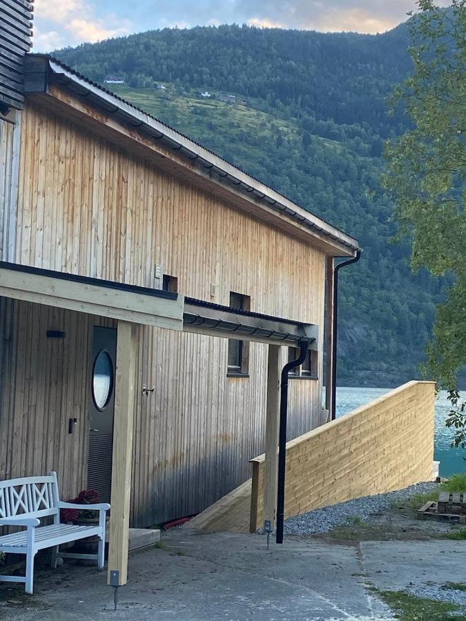 House by the fjord with amazing view - Ferienwohnung Luster