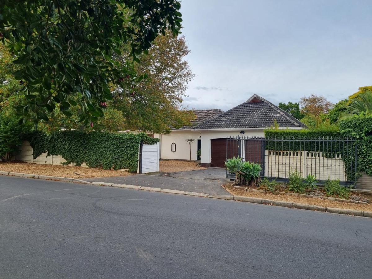 Somerset west Stay 1 - B&B
