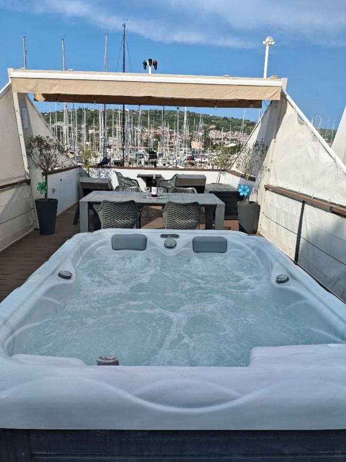 Floating House - SUNSET - B&B Portorož