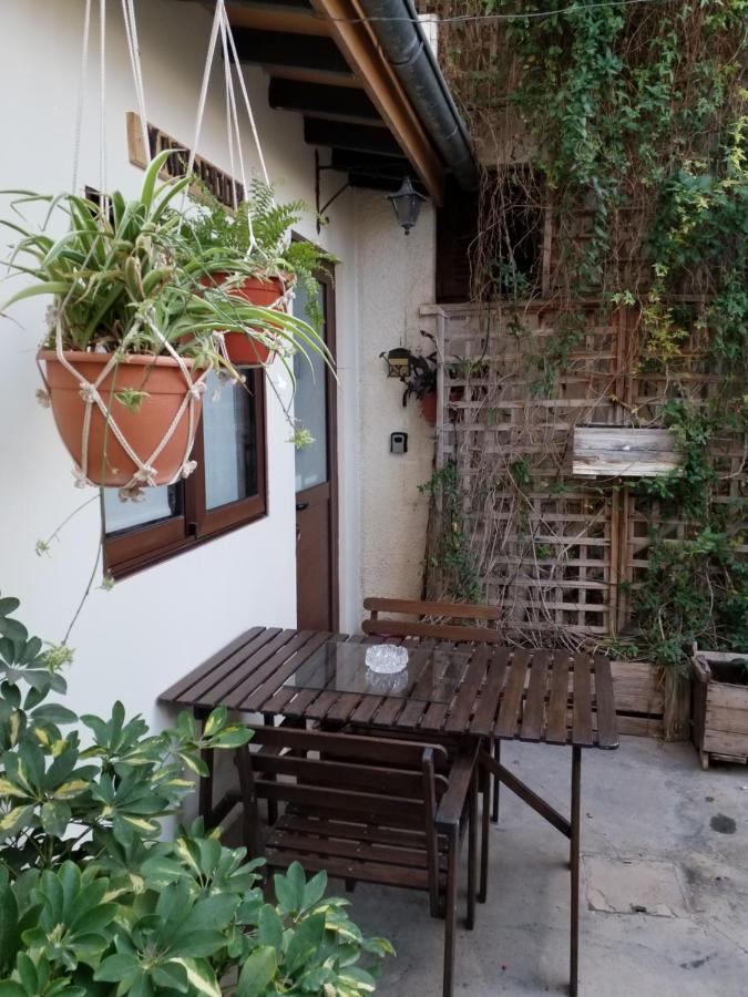 Yard room with private entrance - Ferienwohnung