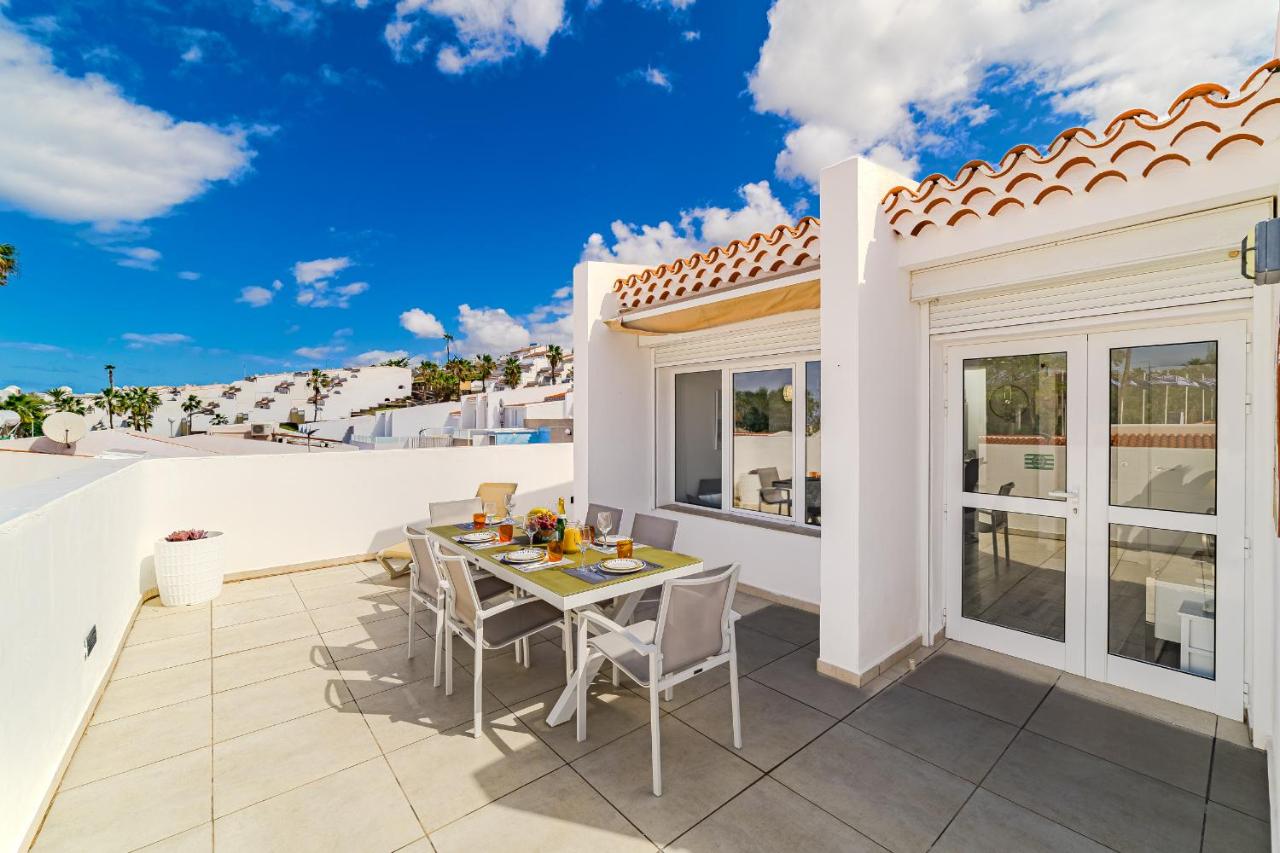 3 bedrooms apartment in Island Village pool view - B&B Adeje