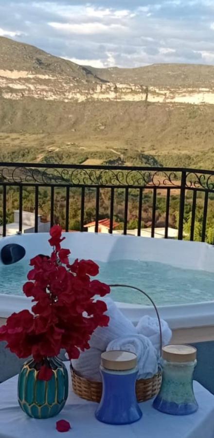 Diamantina Falls Boutique Hotel & Spa - B&B