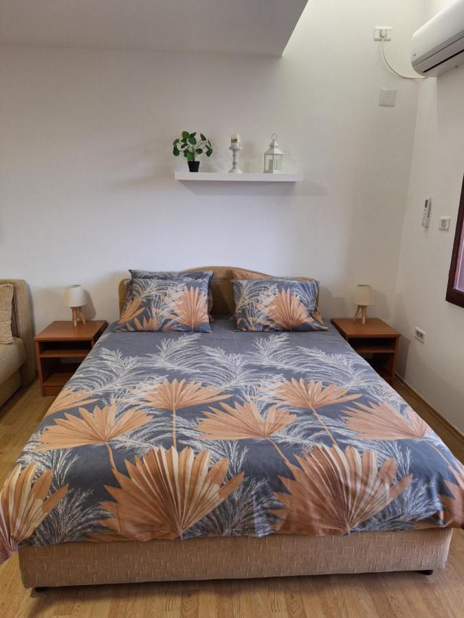 King Studio with Sofa Bed