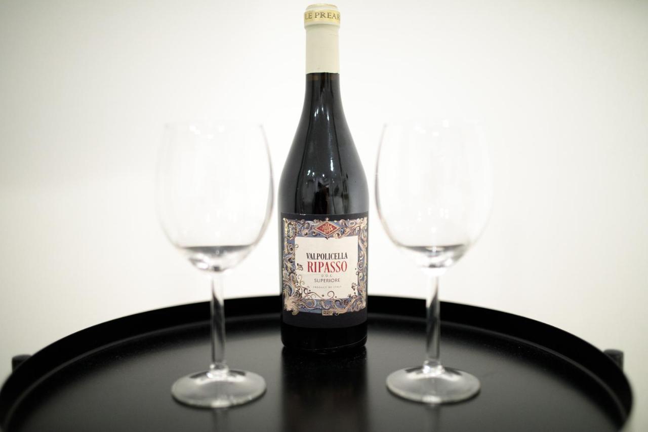 Domus Arena Exclusive Apartment - 5 letti - 300 mt Arena di Verona - B&B Verona