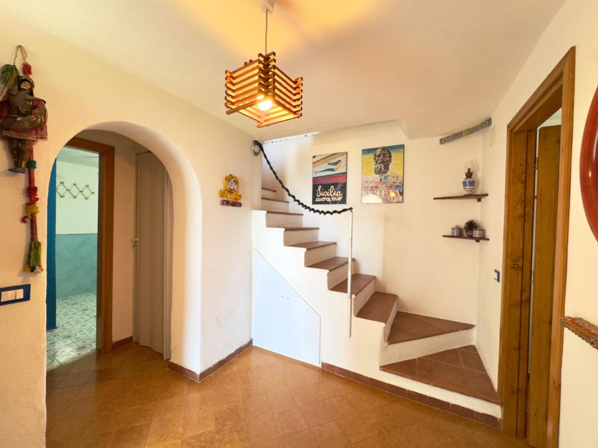 Casa Marina, Con Vista Mozzafiato Sulle isole Eolie - Bed and Breakfast Malfa
