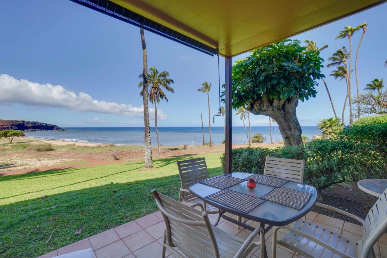 Oceanfront Condo with Pool Access on Molokai! - Chambres d’hôtes Maunaloa