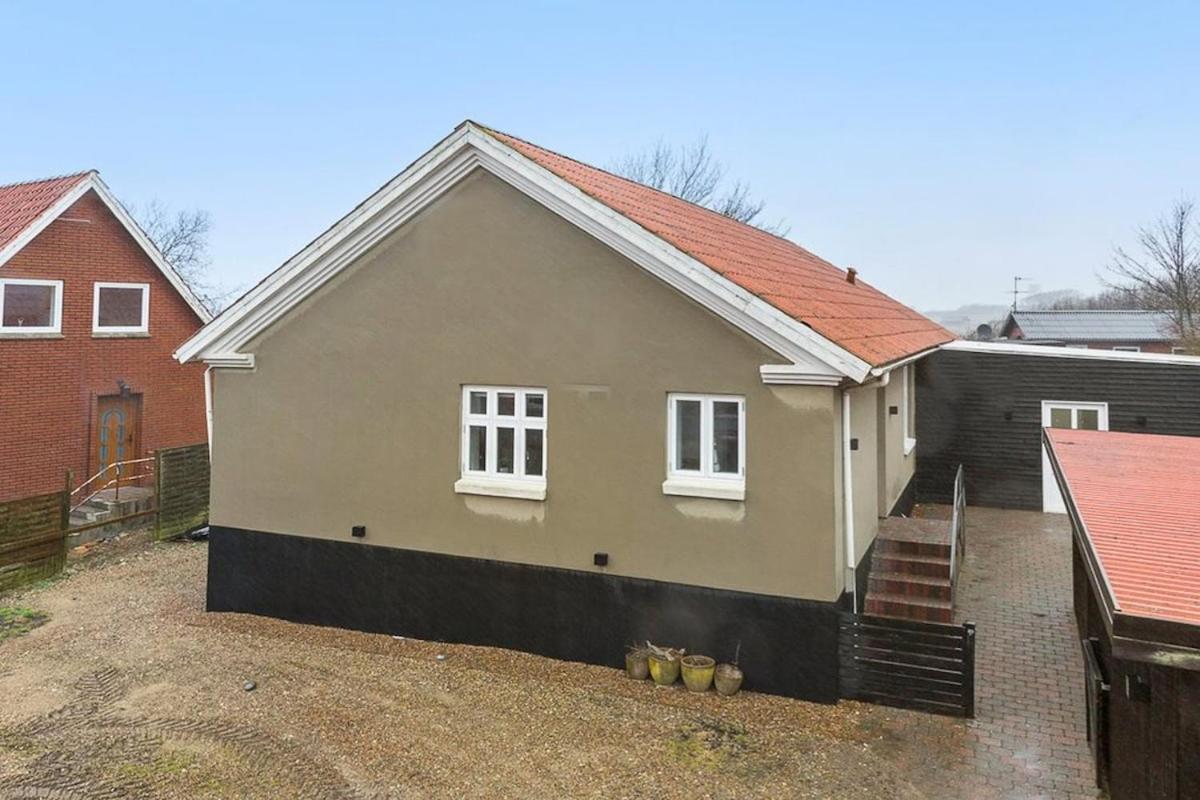 Spacious family friendly house - B&B