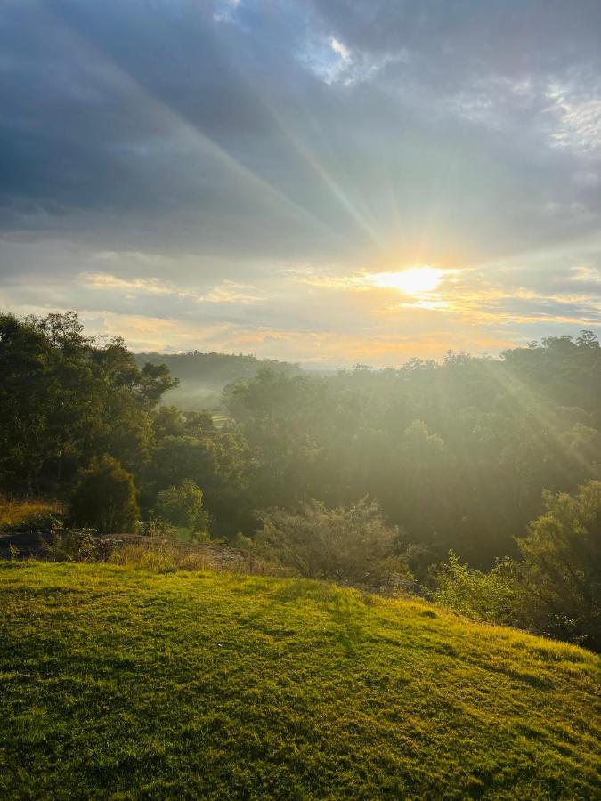 Whispering Wallaby Cottage - 33 Acre Property - B&B