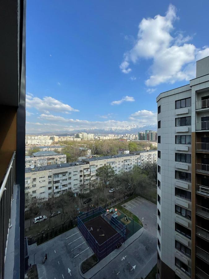 1 room apartment AURUS #3 - Bed and Breakfast Alma-Ata