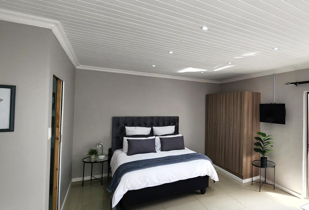 Bison Guest Cottage - B&B Germiston
