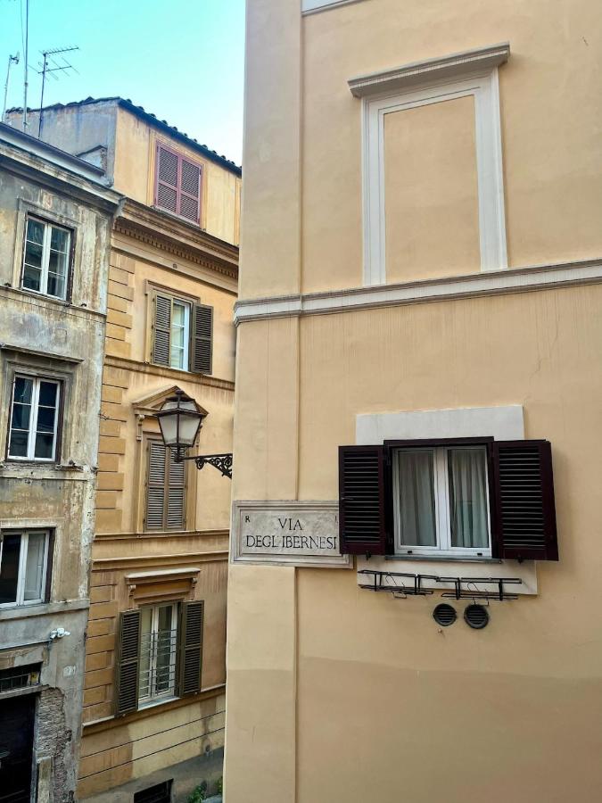 Suite Rome Ibernesi - LuxuryStay - B&B