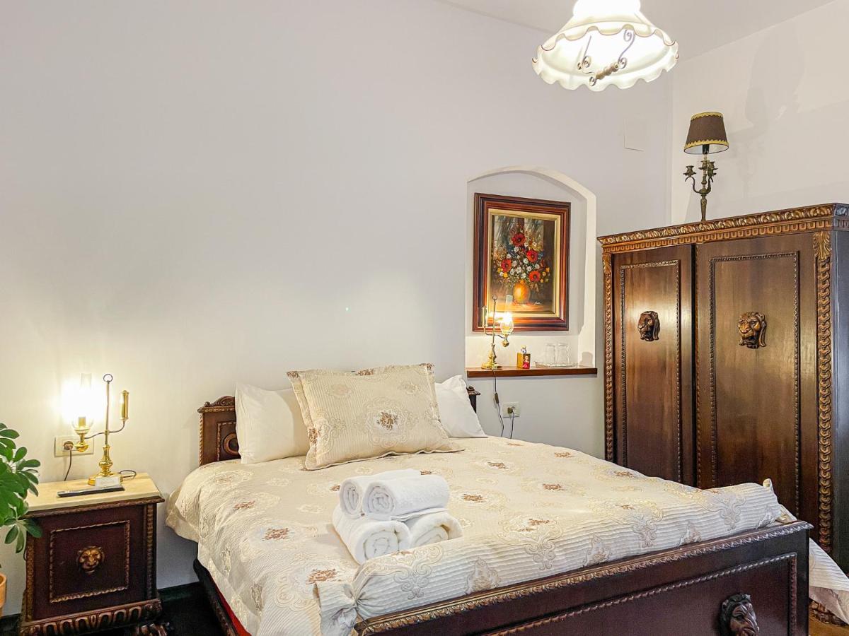 Queen Room with Balcony