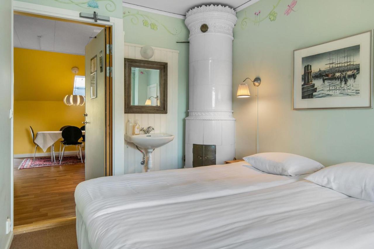 Queen Room with Garden View