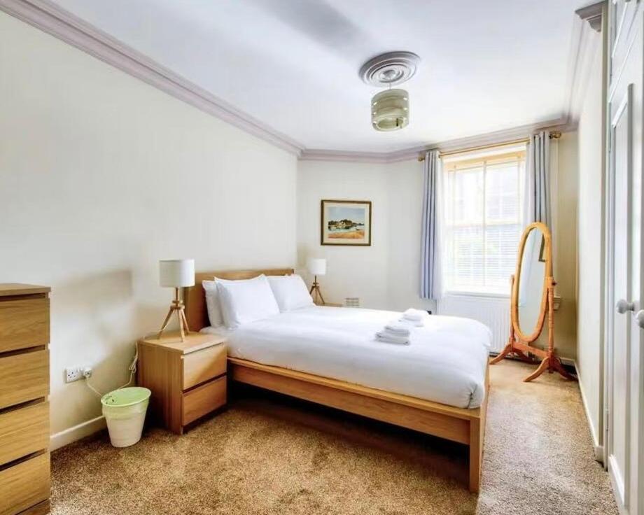 Historic 1BR & Royal Mile & Walk to Castle - B&B Edimburgo