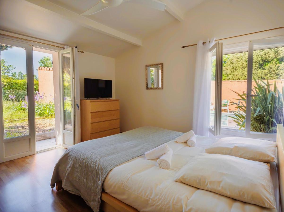 Villa provençale avec piscine privée et jardin ensoleillé - B&B Mollégès