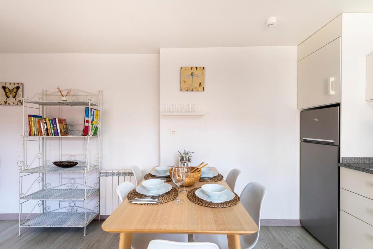 Appartamento con 2 Camere da Letto e Balcone
