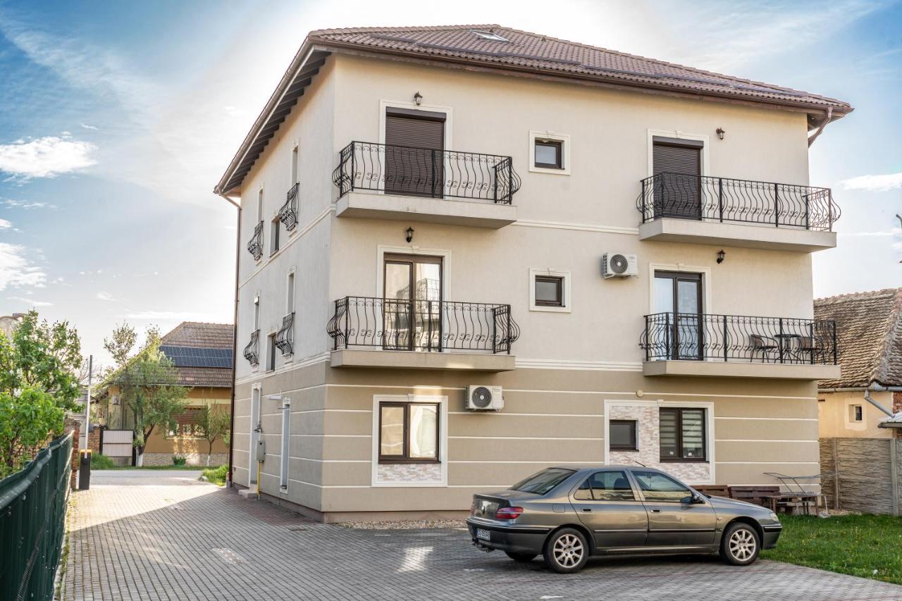 Bloc nou cu parcare privata - Hella apartament - B&B Giroc