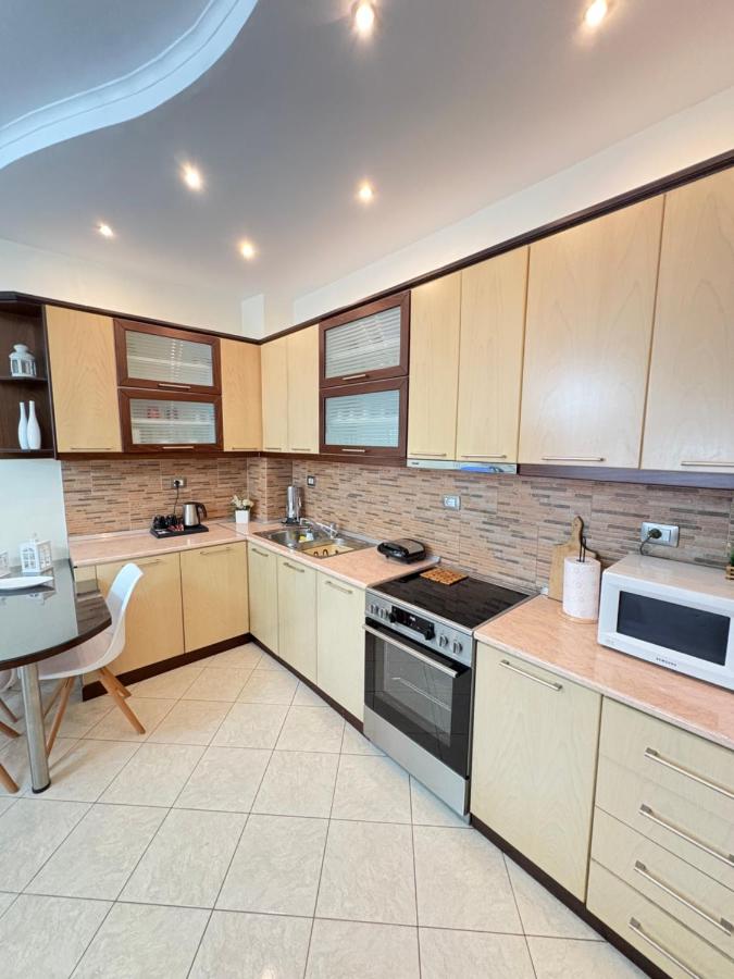 One-Bedroom Apartment with Balcony