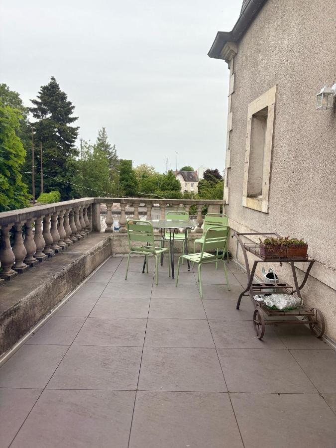 Grand appartement avec terrasse - A 5 min de la Cathédrale - Chambres d’hôtes Bourges