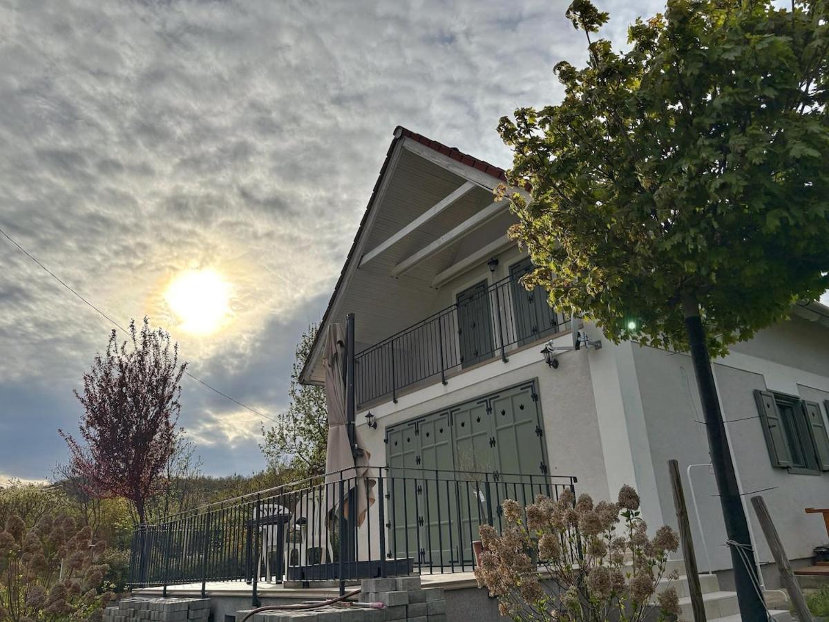 Haptapta House - B&B