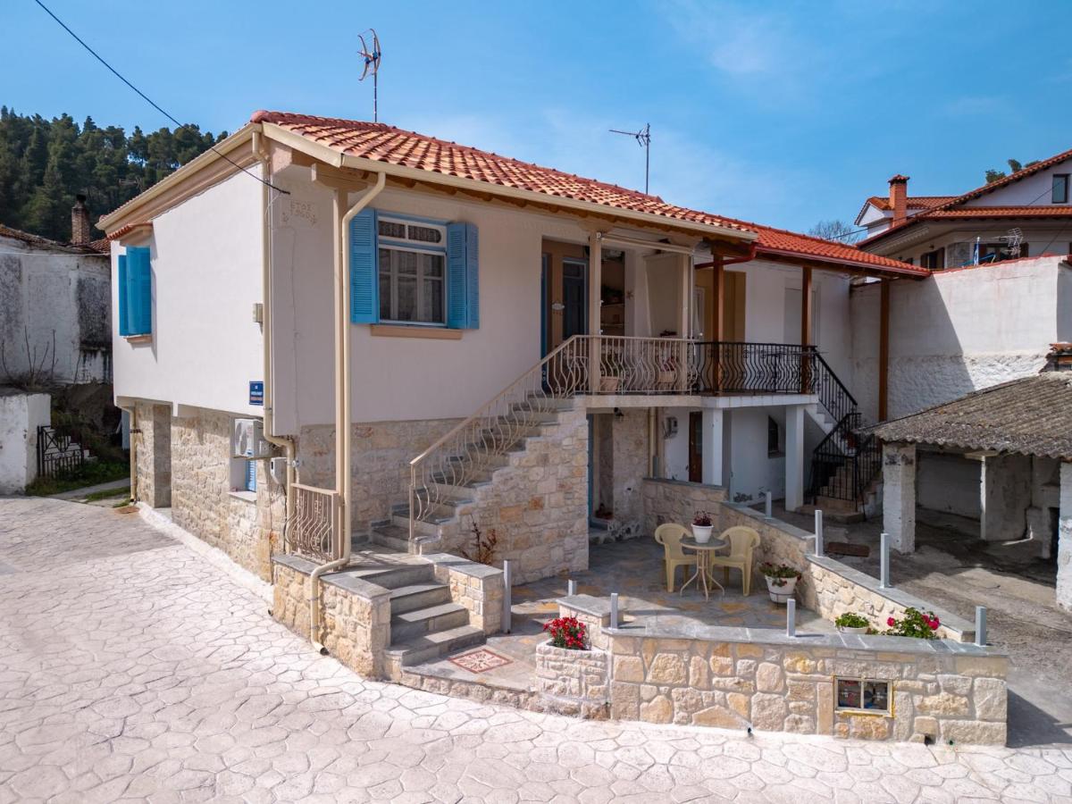 Patriko Stone House - B&B