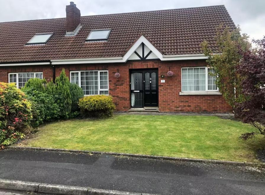 Charming getaway in Newry centre - B&B