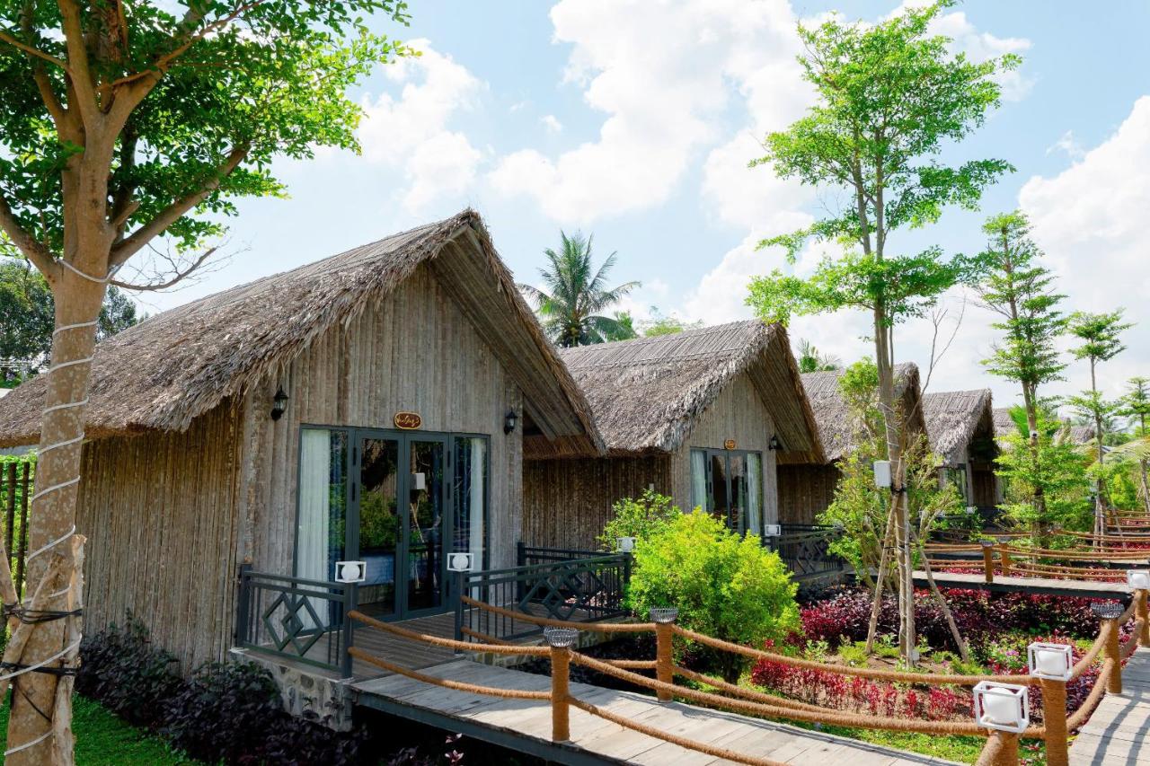 Bungalow Ven Sông - B&B Ấp Phú Hòa