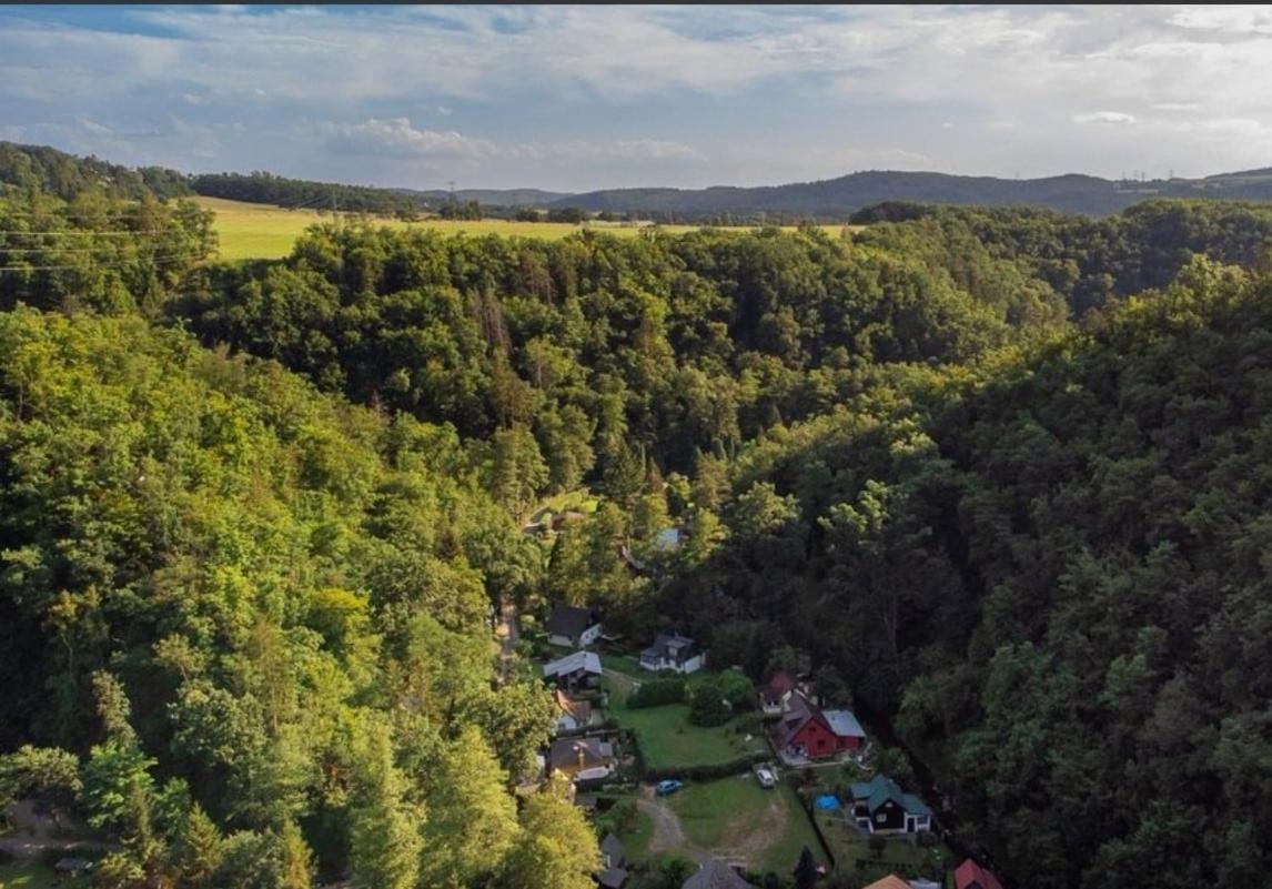 fairy tale cottage on water stream, 30 minutes from South Prague - B&B