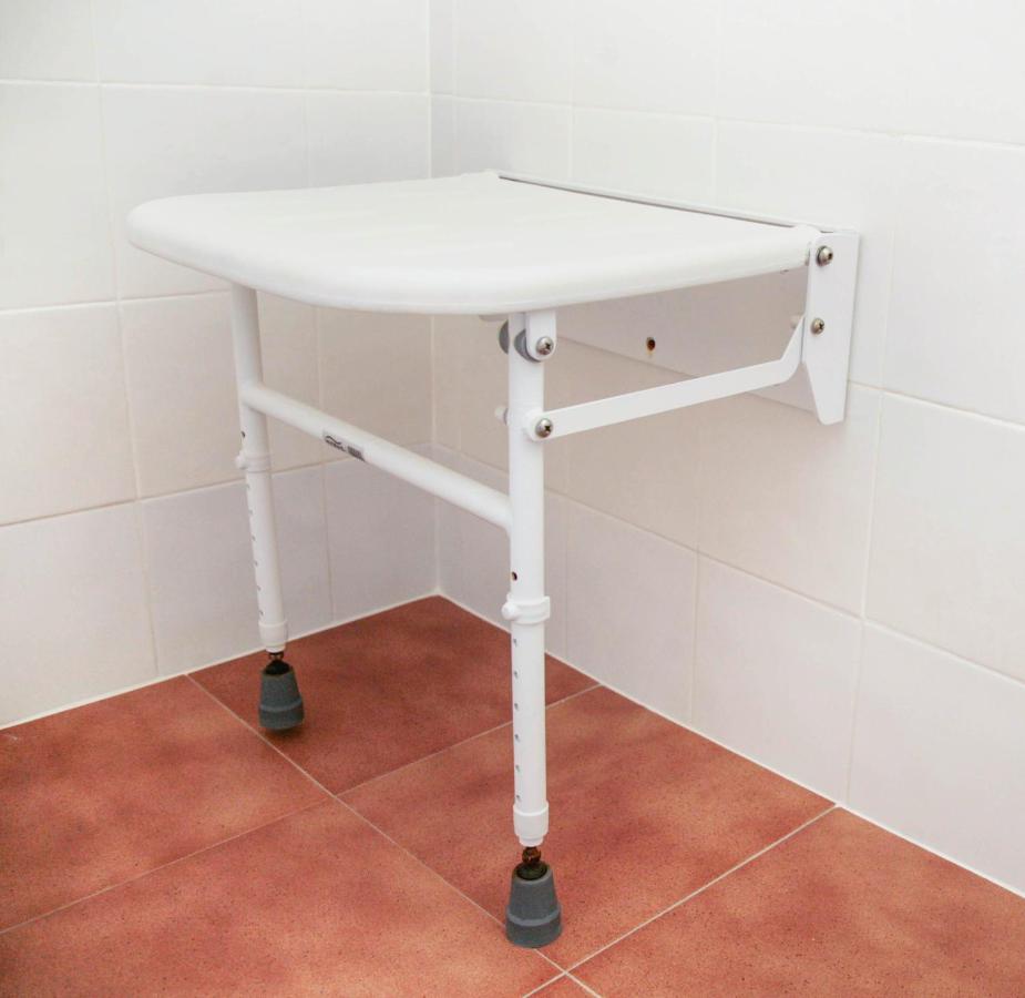 Chambre Lits Jumeaux avec Salle de Bains Commune